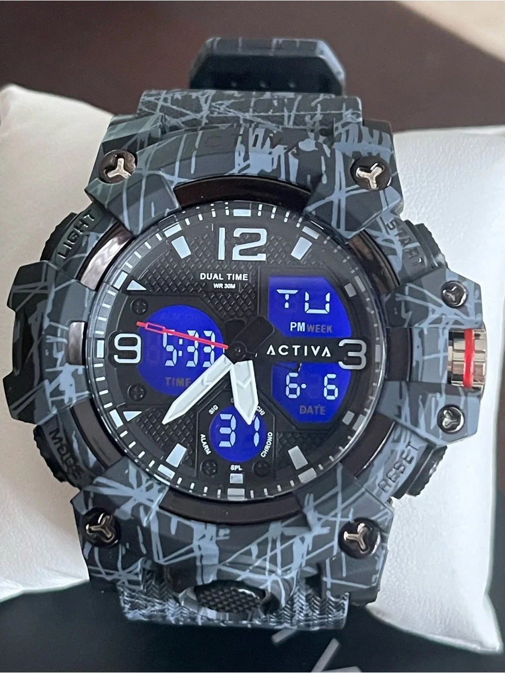 Activa Decus X Invicta Analog Digital Men's Watch - 49mm. Camouflage. Black, new